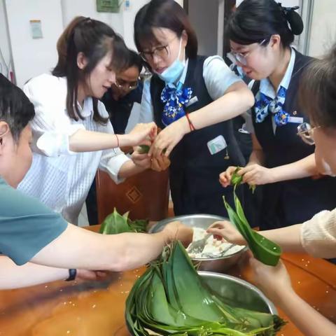 六一支行开展“情系端午节，浓浓港湾情”活动