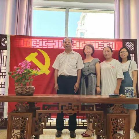 笔墨飘香，引领成长——杭锦旗第五幼儿园党支部邀请老党员书法名家进校园活动