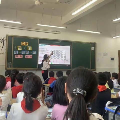 展风采，促教学——记英将中心小学公开课教研活动