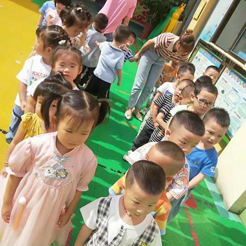 正安县绿贝儿幼儿园小二班成长记录