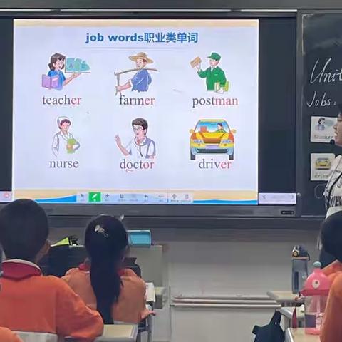 新“光”熠熠 未来可期 —— 记周南学士小学英语新教师汇报课