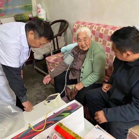 九九重阳，敬老情长。