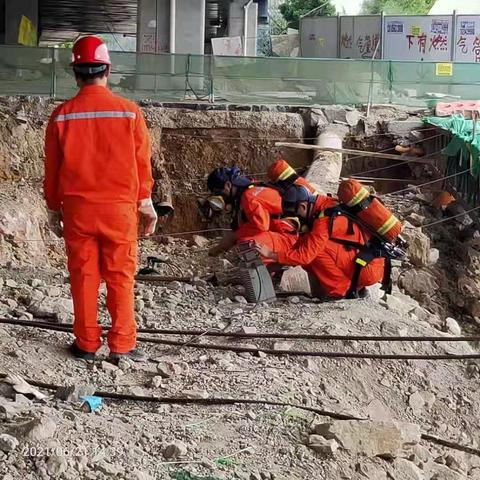 输配分公司配合贵州双龙航空港经济区开展燃气泄漏事件应急抢险演习