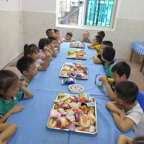 童旺幼儿园“迎国庆，零食大分享”