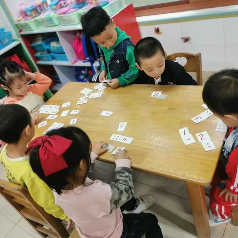 土门学校幼儿园中三班——给数字宝宝找朋友