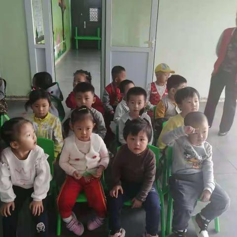 我是故事大王——宝宝树幼儿园小一班