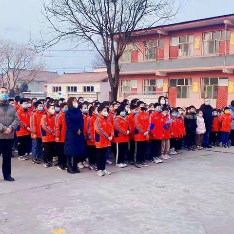 奋发“兔”强，筑梦未来。“学习二十大，奋进新征程，永远跟党走”南委泉中心校2022-2023学年第二学期春季开学典礼