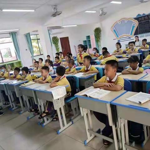 专家引领，助力备考——记2021年专家走进海口市秀华小学指导教学工作和备考工作