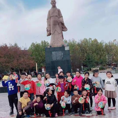 鸟欲高飞先振翅，人求上进先读书。