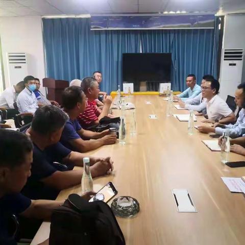 在恒大金碧物业服务有限公司海花岛党支部讲党课