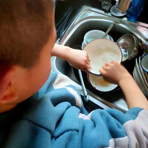 快乐的寒假生活——邙岭杨庄小学三年级赵辰铭