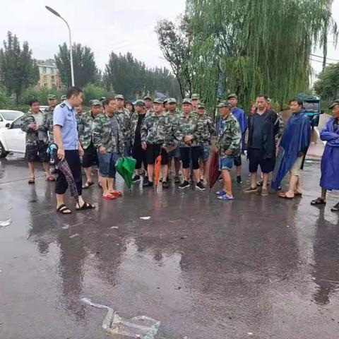党员群众齐心协力   抗灾防疫重建家园——城郊乡南张庄社区抗洪防疫剪影