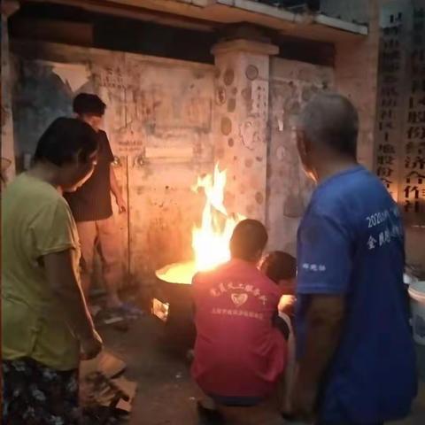 洪灾面前一家亲，件件小事暖人心——城郊乡纸坊村灾民临时安置点纪实