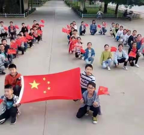 祖国守护花朵              孩子热爱母亲