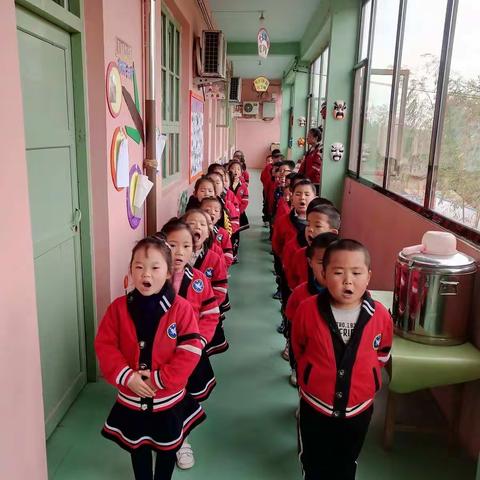 天使幼儿园大班安全交通公开课