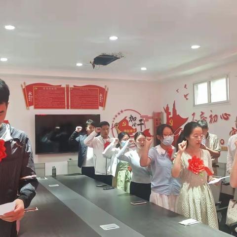 薪火相传站三尺讲台  不负韶华育桃李芬芳——南阳市内乡县王店镇举行新教师入职宣誓仪式