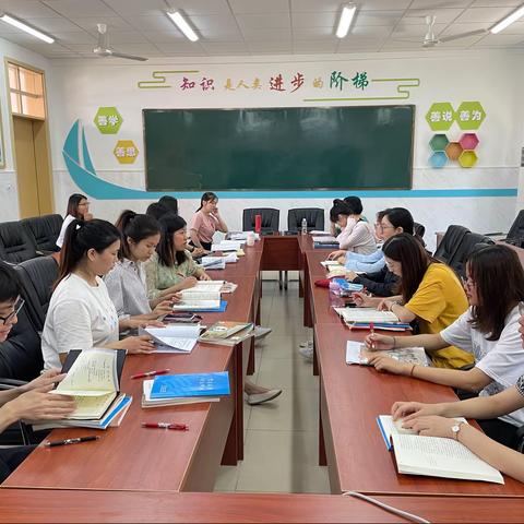凝心聚力共教研，立足课堂话成长—海南华侨中学美丽沙分校语文组教研活动纪实