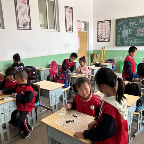 以棋会友 乐在其中——泉巨永乡学校小学部棋艺课纪实