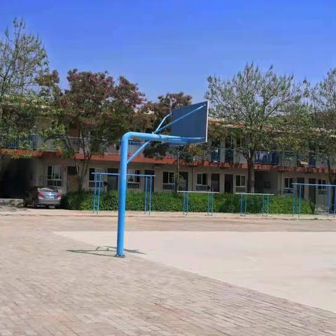 退休教师欢送会                                               情意浓浓暖人心