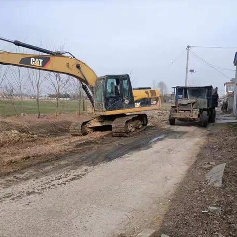 【新时代文明实践 铜山在行动】黄集镇圣范村村内清理河道