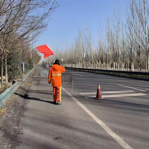 黄河养护所积极做好冬季道路养护工作