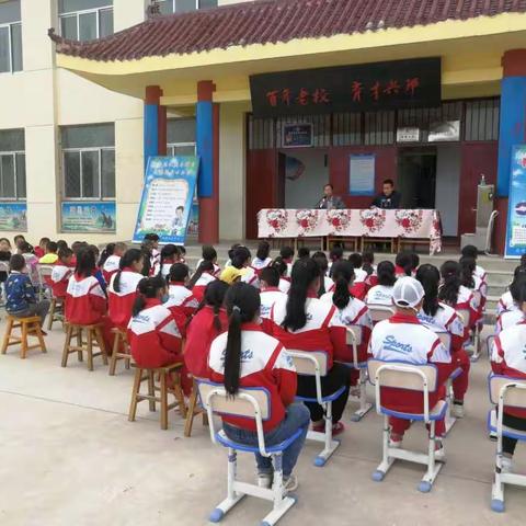 “奖励先进，树立典型”西屯镇新民小学召开期中考试表彰会