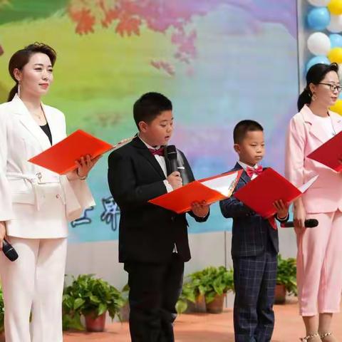 亲子共诵经典 书香同沁心扉——薛家湾第九小学参加亲子诵读比赛