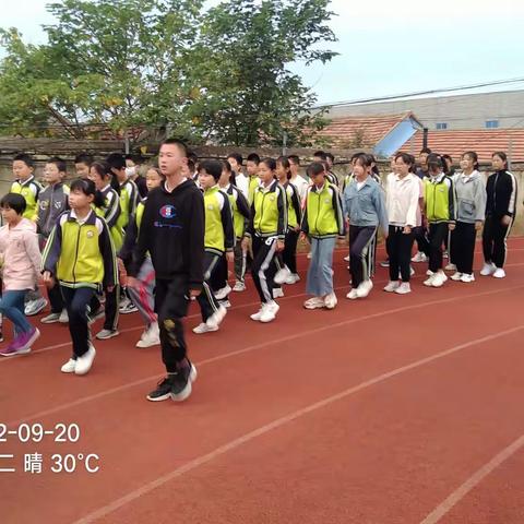 青春在奔跑中绽放  第一季---涝坡中学2022级6班(动态教育叙事）
