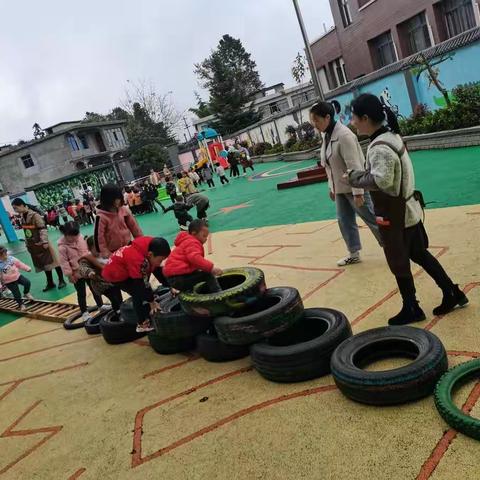 自主混龄，同享快乐——记学孔镇中心幼儿园户外混龄活动