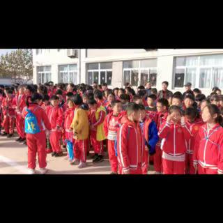 亲近自然·快乐采摘——中村小学“海棠果采摘”校外实践活动