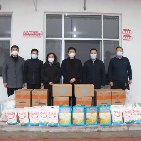县供销合作社到“第一书记”帮包村开展春节走访慰问活动