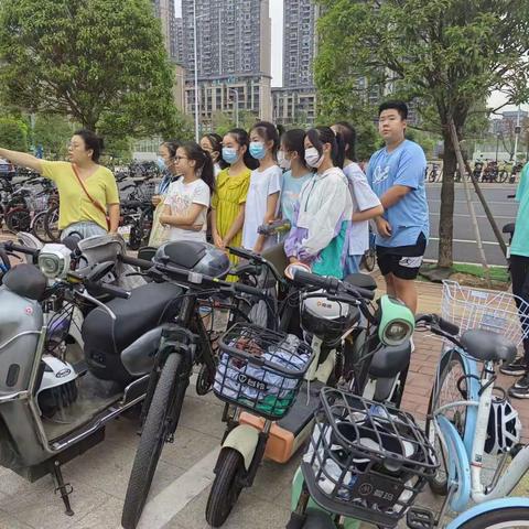 上饶市第三中学七年级(16)班生物实践活动---调查明叔公园里的植物