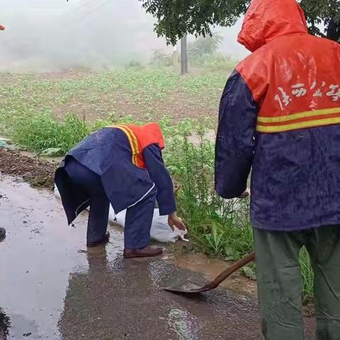 坚守！ 保畅！  咸阳公路人防汛抢险在一线