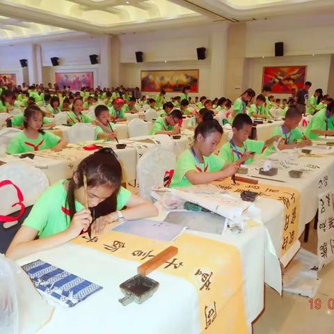 教育部：确保开齐、开足、上好书法课！