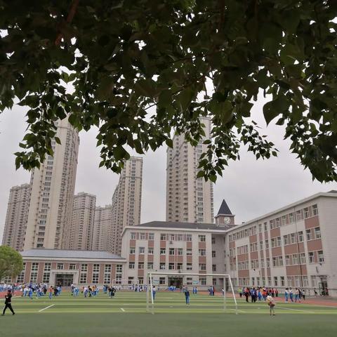 不忘初心培桃李，风清气正育栋梁