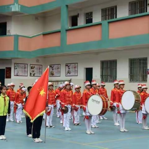 红领巾心向党  争做时代好少年——崇尚中学庆祝少先队建队  72周年活动