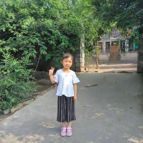 郭怡然丰富多彩的暑假生活。这是我升入小学的第一个暑假，这个假期对于我来说格外地轻松、愉快、踏实！