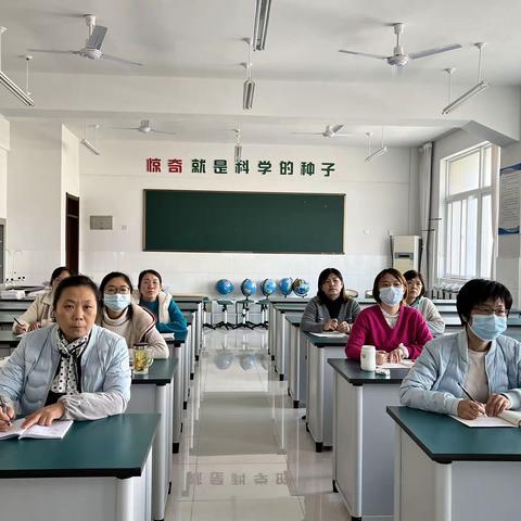 名师引路 教研先行——记昌邑市凤鸣学校半天无课日小学英语教研