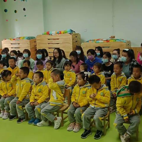 用心陪伴   快乐成长   铁建馨苑幼儿园中三班半日开放纪实