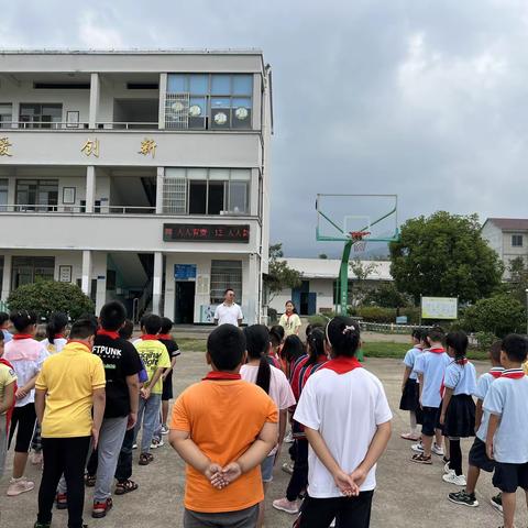 法润童心 护航成长——崇仁镇升高小学举行2022年秋季“开学法治第一课”宣讲活动