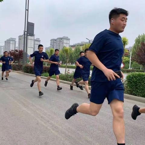 易县荆轲大道消防救援站组织开展长跑耐力训练