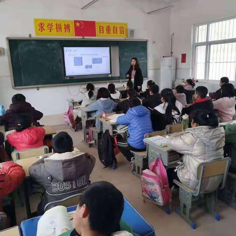 石主任亲临我校听课，助推教学质量提升