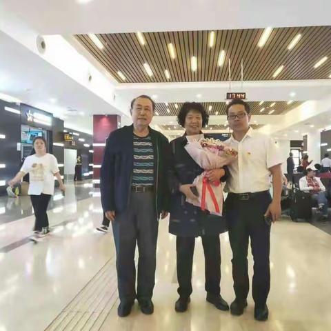 著名教育家傅东缨先生在海南湾岭学校（副本）