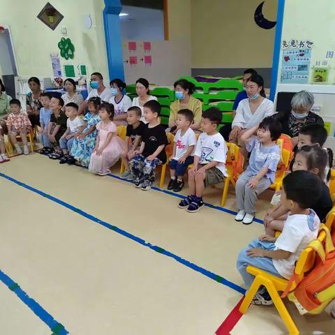 莫愁湖幼儿园口才一班期末展示活动留影