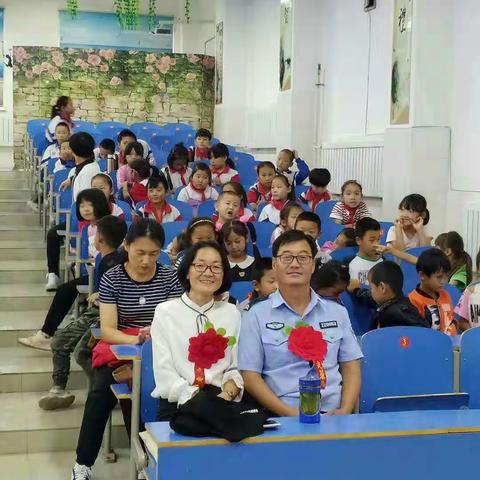 晨曦细雨育桃李，金秋硕果慰园丁―第八小学庆祝第35个教师节暨表彰大会