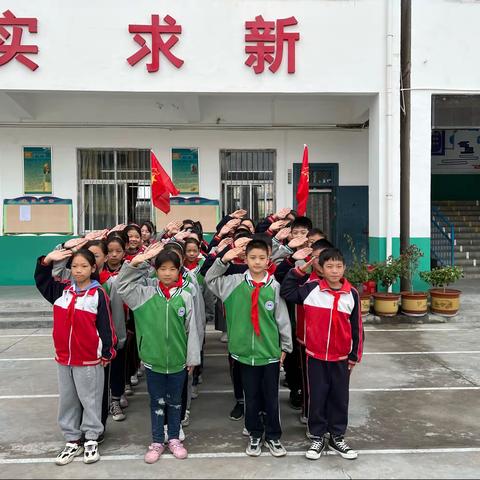 敬老情长 九九重阳——— 嵩县纸房镇中心小学爱暖重阳活动纪实