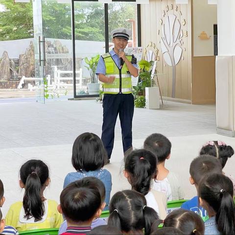 【武机幼教育集团】“幼”见交警，平安“童”行——屯昌实验幼儿园交通安全教育活动