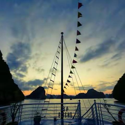 越南：从茶古海滩到下龙湾