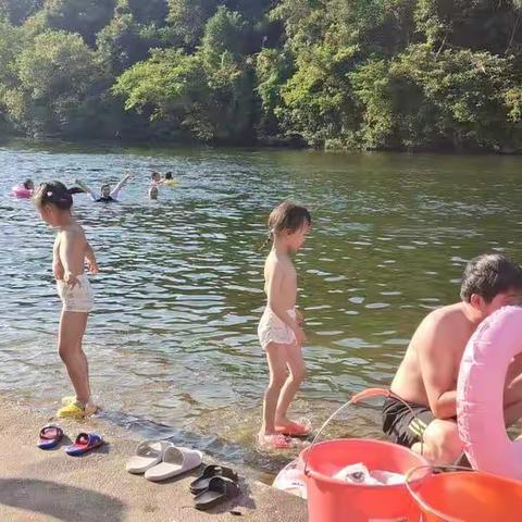 姐姐妹妹      快乐一“夏”