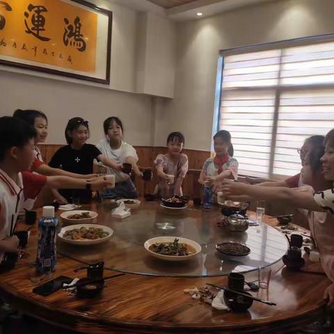 为努力的今天干杯    为更好的明天干杯